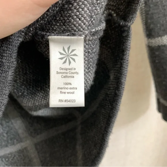 ATHLETA 100% Merino Wool Plaid Gray Thick Sweater top - Picture 3 of 6
